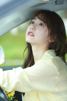 床上美女